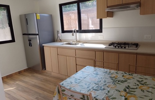 Amozoc House | Charming Tiny House: 2-bedroom with WiFi in Haras Ciudad Ecológica