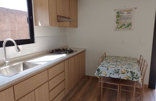 Amozoc House | Charming Tiny House: 2-bedroom with WiFi in Haras Ciudad Ecológica