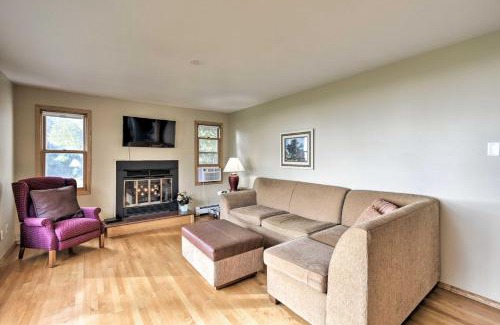 Neenah House | Charming Neenah House with Porch on Lake Winnebago!