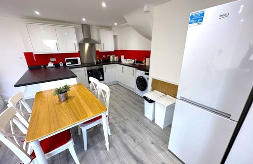Headington House | Charming New 2BR Detached House-Central Headington