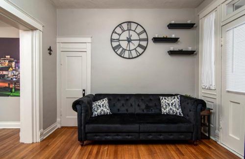 Downtown Little Rock Apartment | Charming New Orleans-Style Apartment with Gated Courtyard!
