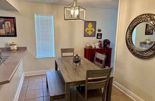 Destrehan House | Charming New Orleans style in Destrehan minutes to MSY airport and FUN