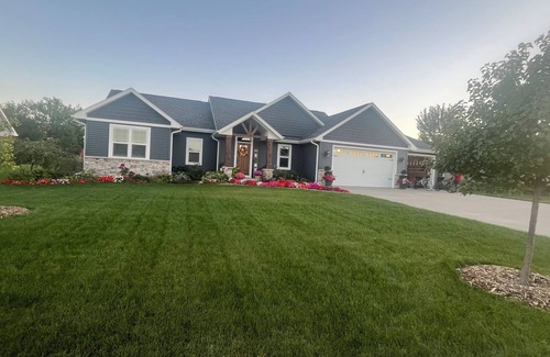 Butte Des Morts House | Charming newer 3-bedroom house in Greenville; 2.5 mi from Appleton airport