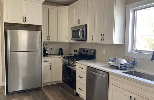 Long Branch House | Charming Newly Renovated Home 1 mile to West End Beachnn