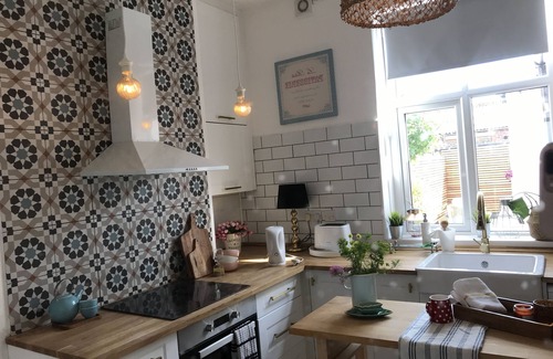 Birkdale House | Charming, newly renovated house near Birkdale Village