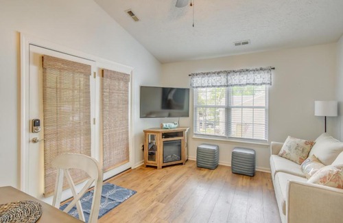 Tranquil Harbour House | Charming Oak Island Home 1 Mi to Beach!