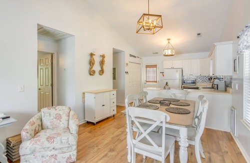 Tranquil Harbour House | Charming Oak Island Home 1 Mi to Beach!