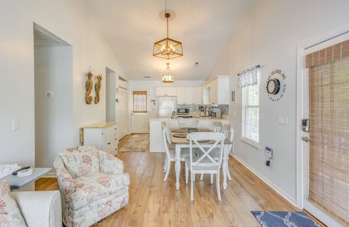 Tranquil Harbour House | Charming Oak Island Home 1 Mi to Beach!