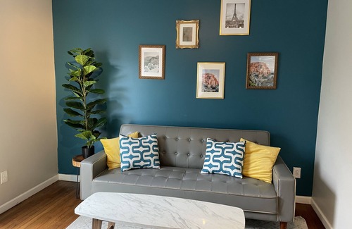 East Side House | Charming Oasis in Popular Neighborhood. Walk to Zoo Atlanta! TVs in bedrooms.