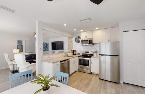 Surfcrest Village Cottage | Charming Oceanfront Key West Style Cottage at Surf Crest Village #9