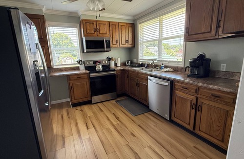 Summerlee House | Charming on Chestnut - 8.1 miles from the New River Gorge National Park