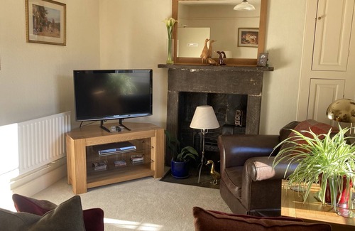 Cannards Grave Apartment | Charming one bedroom apartment in town house