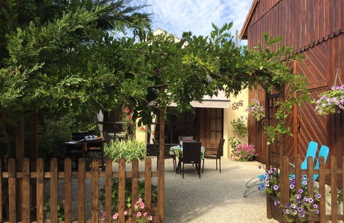 Tremolat Cottage | Charming one bed gite in village location