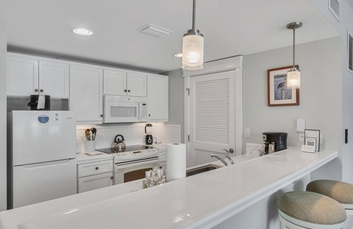 Villa Lago Condo | Charming One-Bedroom Unit: Balcony, Kitchen, Washer/Dryer for Your Convenience at Sandestin Golf and Beach Resort!
