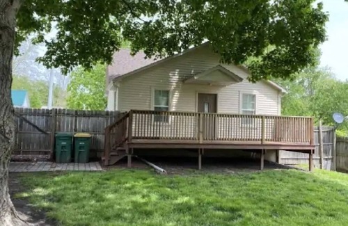 Keosauqua House | Charming One Bedroom home in Keosauqua near shops