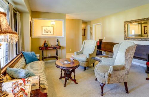 Paris House | Charming Paris Home with Porch Hunt and Unwind!