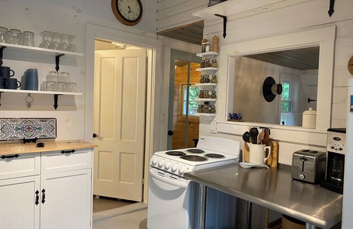 Readfield House | Charming, peaceful Maranacook waterfront camp nestled in the pines