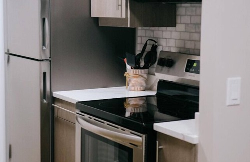 O'Hare Apartment | Charming Pinterest-Perfect Cozy 1-Bedroom Retreat