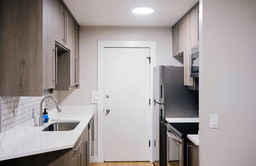 O'Hare Apartment | Charming Pinterest-Perfect Cozy 1-Bedroom Retreat