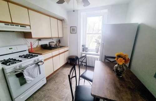 Elkins Park Apartment | Charming place to call home Monthly Discount