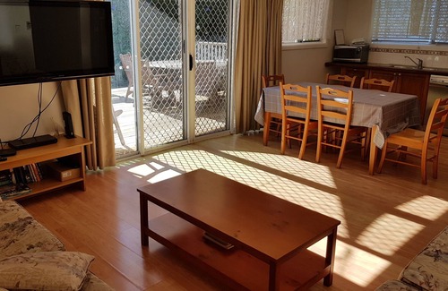 Wynnum House | Charming, Private 3-Bedroom Cottage By The Bay