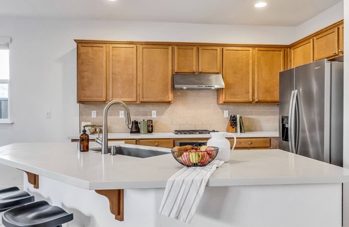 North San Jose House | Charming Private bedroom with Private Bath near Tech Hub & Hospitals in San Jose