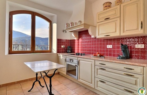 Plaisians Villa | Charming Provencal villa-mas facing Mont Ventoux Heated pool Jacuzzi