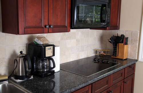 Lavista Park Apartment | Charming & quiet 2nd floor carriage house 15 minutes from Atlanta.