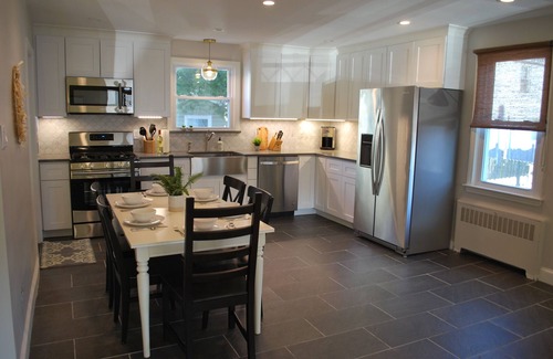 Margate City House | Charming recently reno'd 4-Bed Shore Home. Longer-term winter rates available