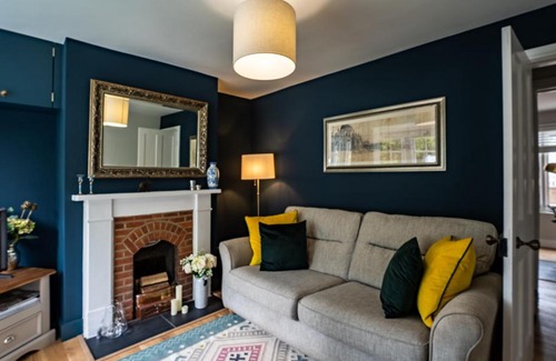 Hartley Wintney House | Charming renovated cottage in Hartley Wintney