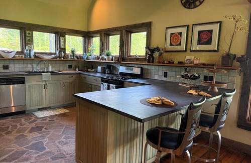 Goshen House | Charming Retreat at Stone Hill Estate – Nature Meets Luxury