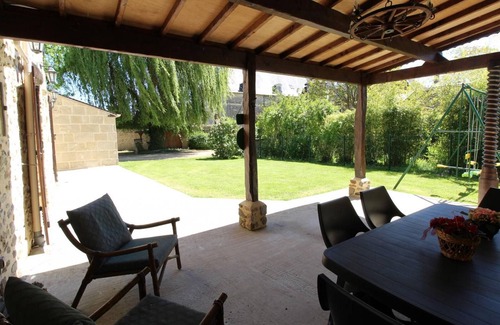 Saint-Georges-sur-Layon Cottage | Charming retreat in Saint-Georges near Doué-en-Anjou