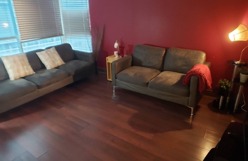 Church and Wellesley Condo | Charming Retreat Just Moments from Dundas Square & the Eaton Centre