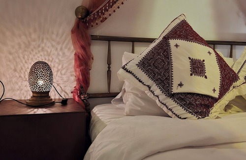 Fes House | Charming riad with 8 bedrooms and WiFi, AC in welcoming Fes