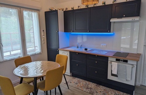 Montargis Cottage | Charming Riverside Cottage Near Montargis with Nature & City Access