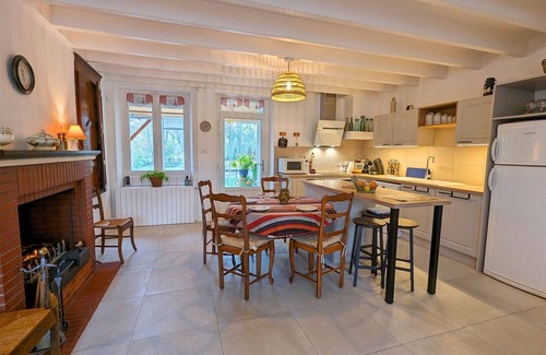 Saint-Mary Cottage | Charming Riverside Moulin: 7 Bedrooms, Vintage Decor, Family-Friendly, Private Garden, Pets Welcome