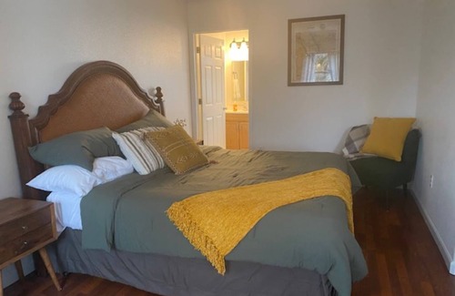 St. Maries Hotel | Charming Room 3 in the St. Maries Inn
