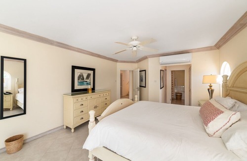 Westmoreland House | Charming - Royal Villa 14