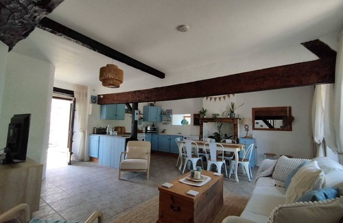 Lussac-Les-Eglises House | Charming rural retreat