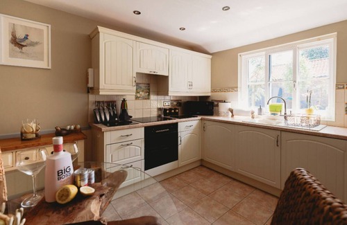 Ashby cum Fenby House | Charming rural one-bedroom barn conversion