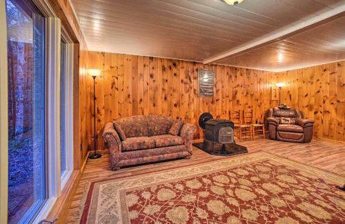 Town of Bleecker House | Charming Rural Retreat Great Sacandaga Lake Area!