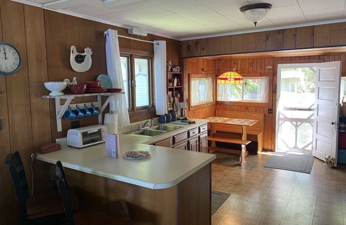 Englands Point Cottage | Charming, Rustic Lake Cottage, Great For Families Who Want To Get Away!