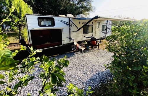 Mercedes House | Charming rv! 3 min from outlet mall
