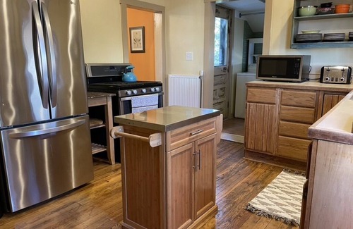 Cape May Court House Cottage | Charming - Spacious. Light-filled. Near Beaches.