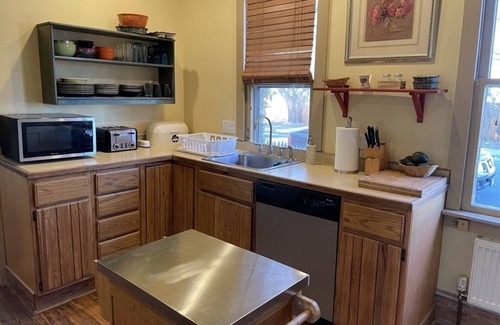 Cape May Court House Cottage | Charming - Spacious. Light-filled. Near Beaches.