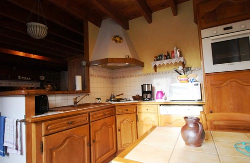 Vrasville Cottage | Charming Seaside Cottage for 4 with Fireplace, Garden, and Modern Amenities in Vicq-sur-Mer