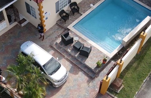 Hopewell House | Charming Seaview Studio with Private Pool & Complimentary Airport Transfer!