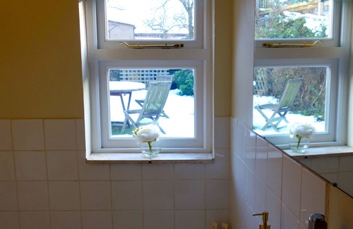 Lechlade Cottage | Charming, secluded, characterful cottage in the heart of Lechlade