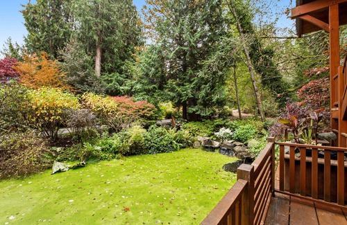 Rollingbay Apartment | Charming secluded studio with mountain view, fast WiFi, fireplace, large deck