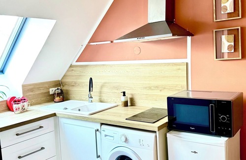 Pontorson Apartment | CHARMING-SELF CHECK IN- PROXIMITY- NETFLIX